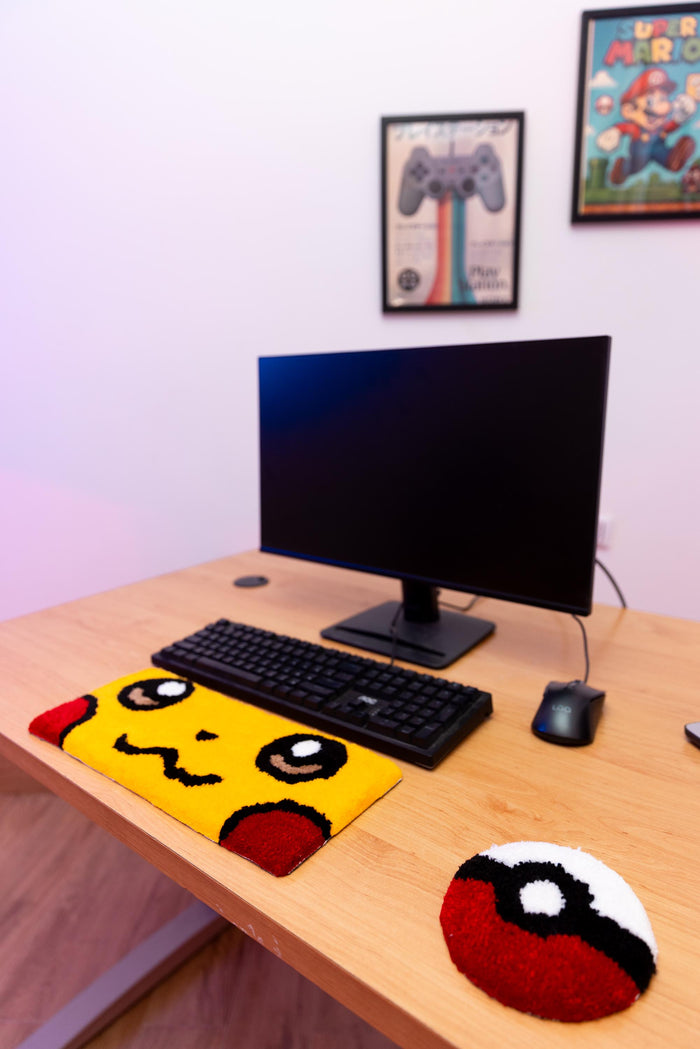 Pikachu (Pokémon) Desk Rug – Hand-tufted, 45 × 17 cm