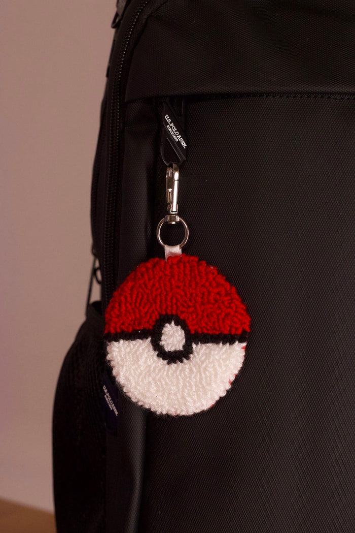 Poké Ball Charm – Punch Needle, 8 cm