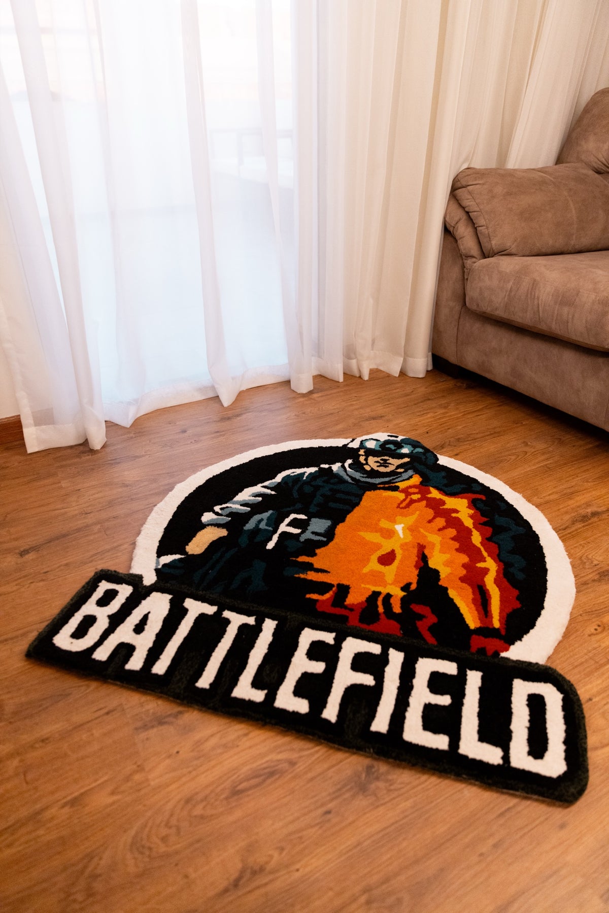 Battlefield Rug – Hand-tufted, 100 × 100 cm